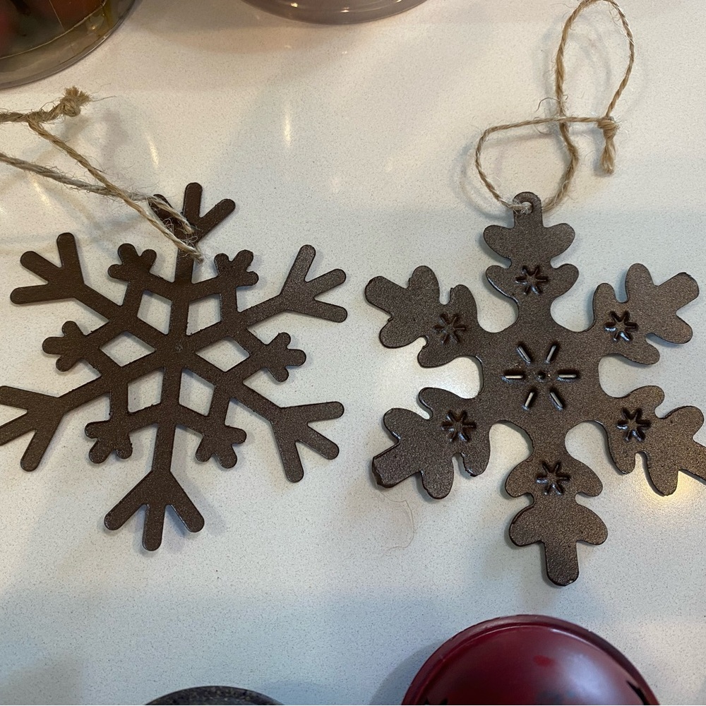 Holiday Tree Decorations - Picture 3 of 4